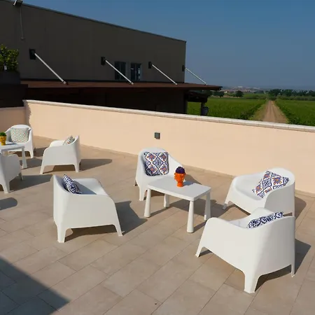 Tenuta Tre Gemme In Cantina - Don Rocco Catignano